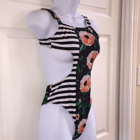 Cupshe Orange Green Black Striped Floral Swimsuit Bathing Suit Size Small - Picture 11 of 13